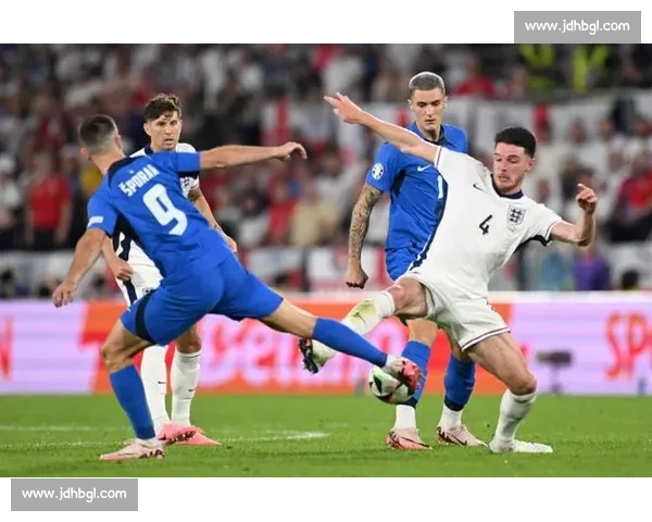 女接待员怒闯德国 U21 大巴！15 个啤酒杯引发跨国风波