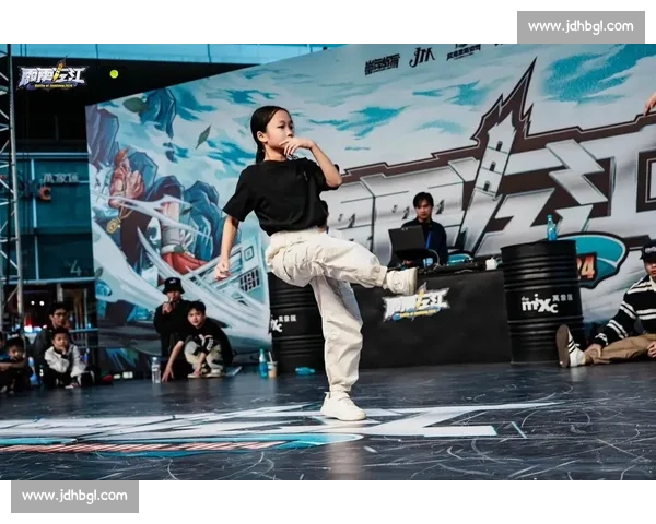 霹雳舞赛场：当街舞碰撞中国功夫，上演热血 “功夫对话”