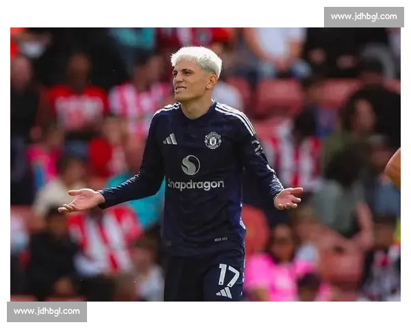 罗马诺确认加纳乔离队！曼联天才铁心留英超复仇新帅